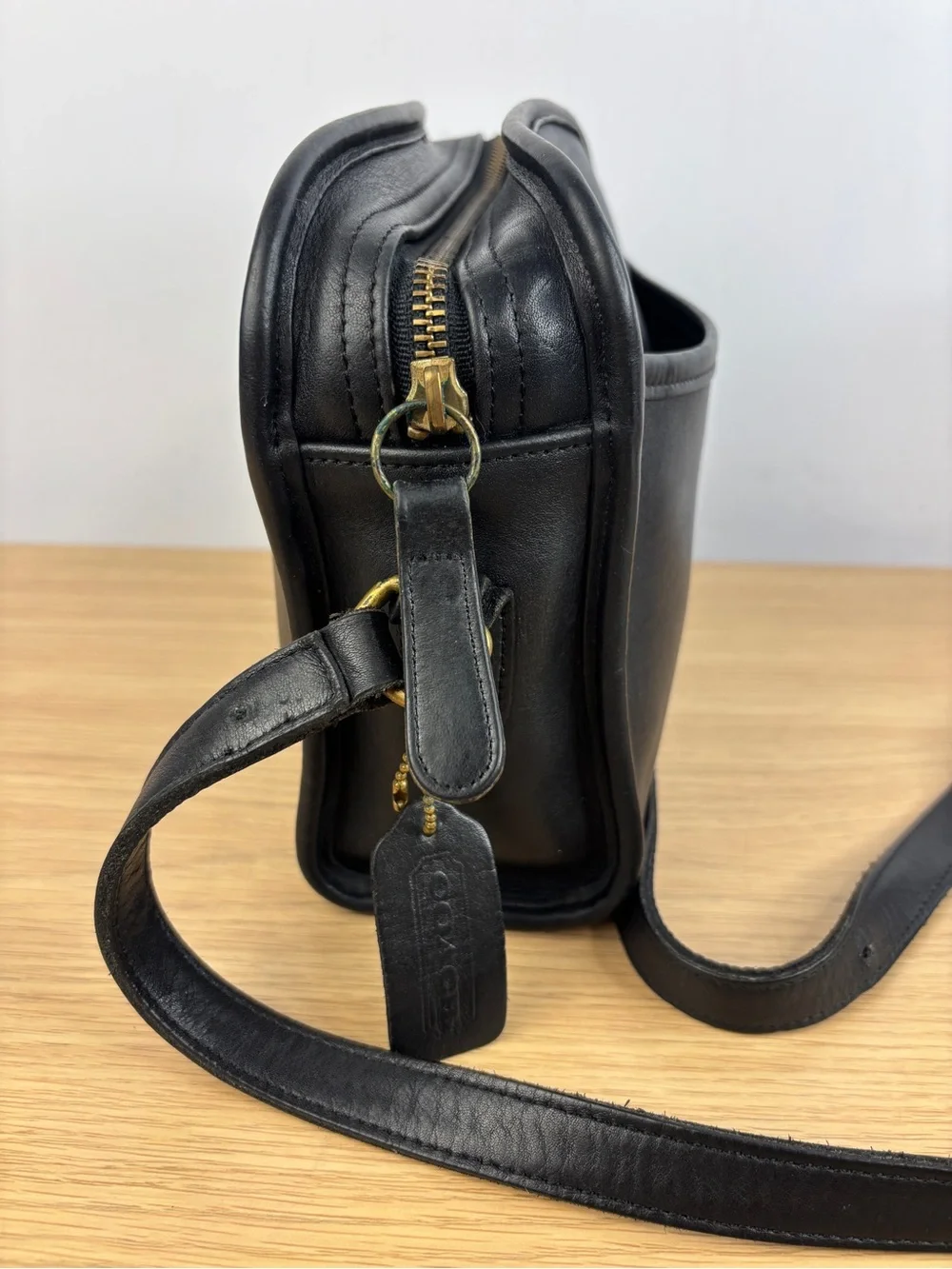 Vintage Coach Black Leather Metropolis Zip Bag (Style #9087) Excellent Cond.